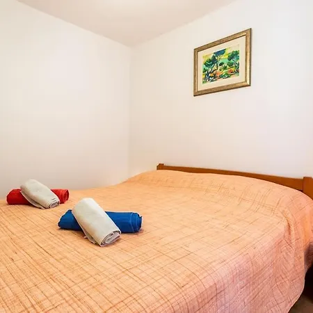 Giardino Apartment *