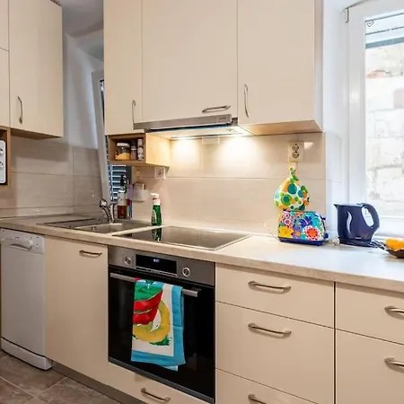 Giardino Apartment *