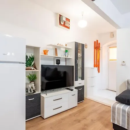Giardino Apartment